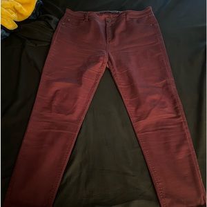 Junior’s Tinseltown wine cropped skinny jeggings in size 15